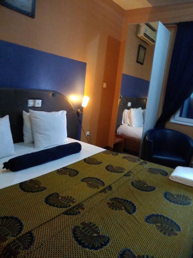 Cheers Guesthouse Botianaw Bagian luar foto
