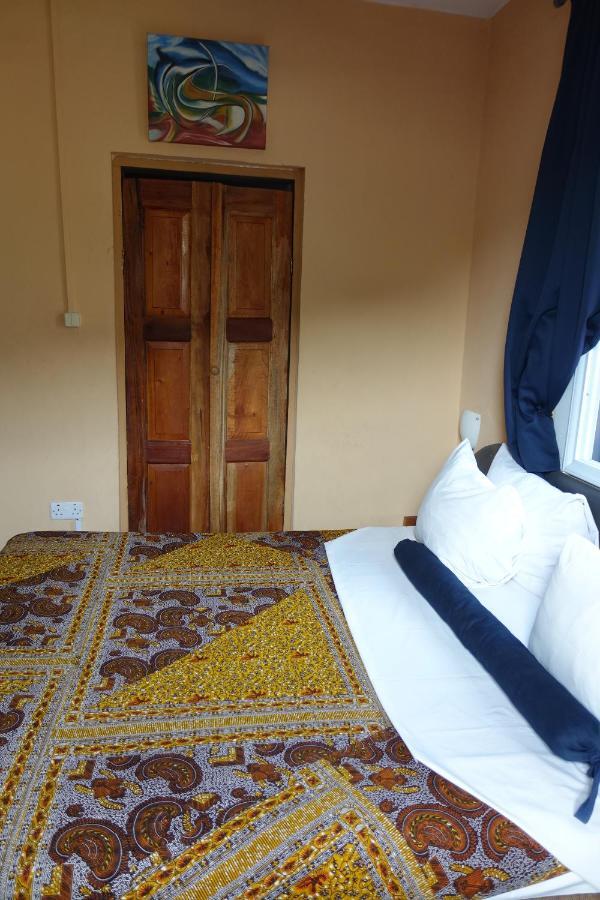 Cheers Guesthouse Botianaw Bagian luar foto