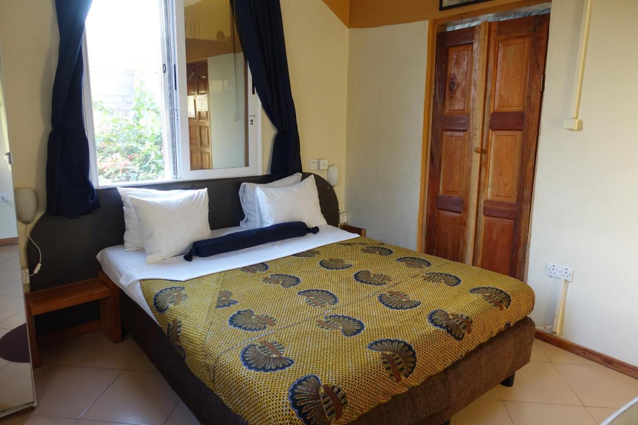 Cheers Guesthouse Botianaw Bagian luar foto